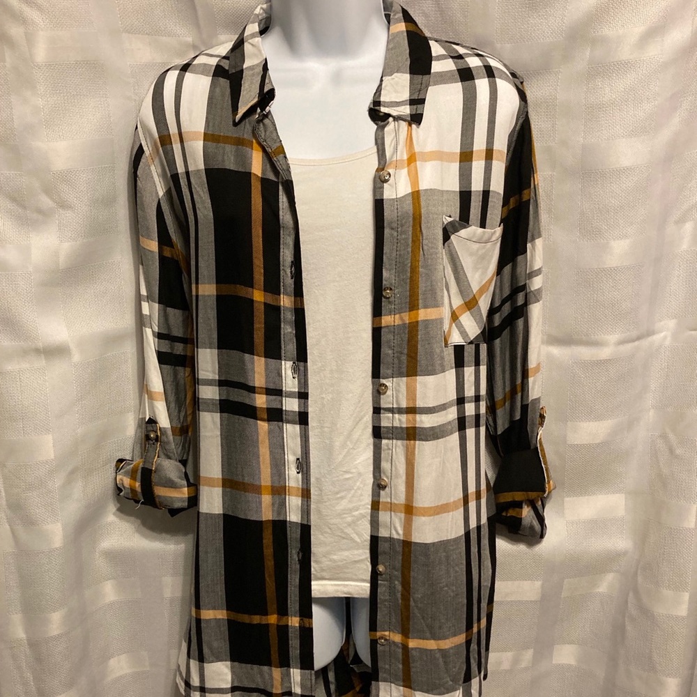NWT Button-down, flannel print top